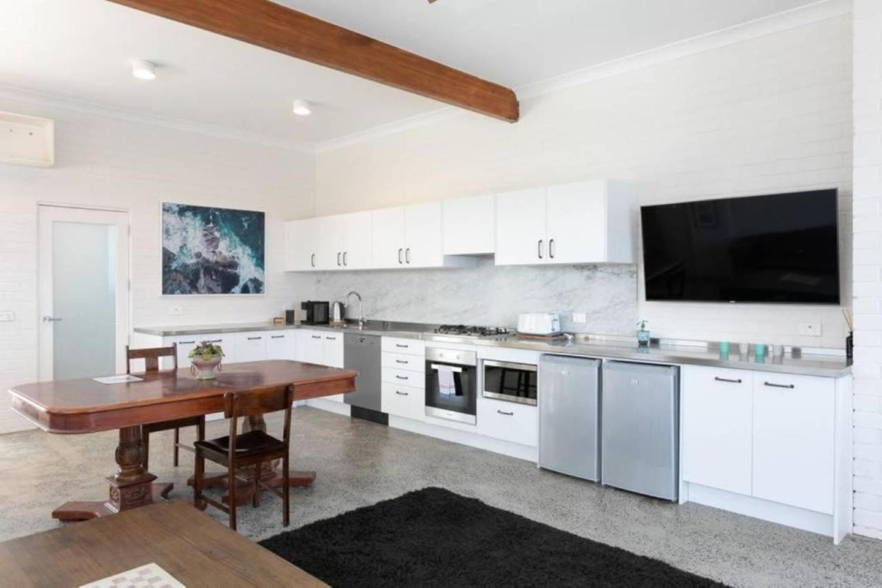 Upscale Cliffside Studio With Ocean Views North Bondi Sydney Eksteriør bilde